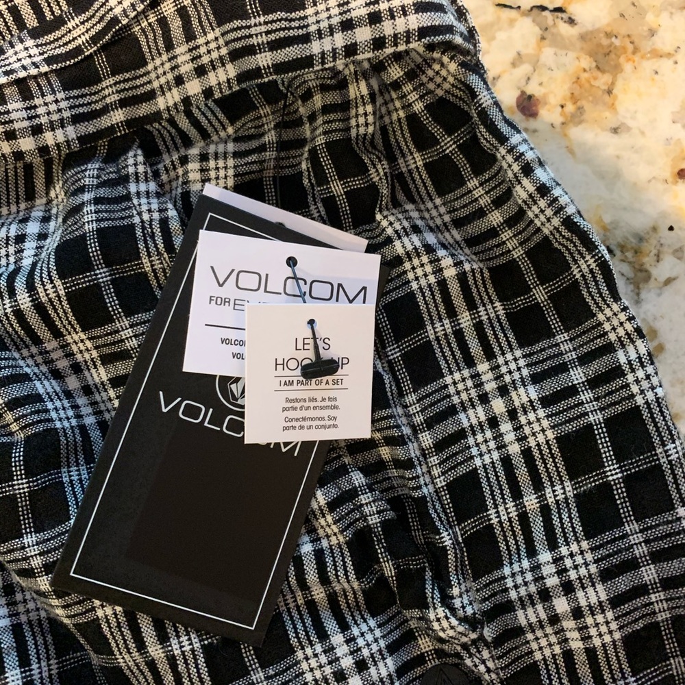 Women’s Volcom pants medium